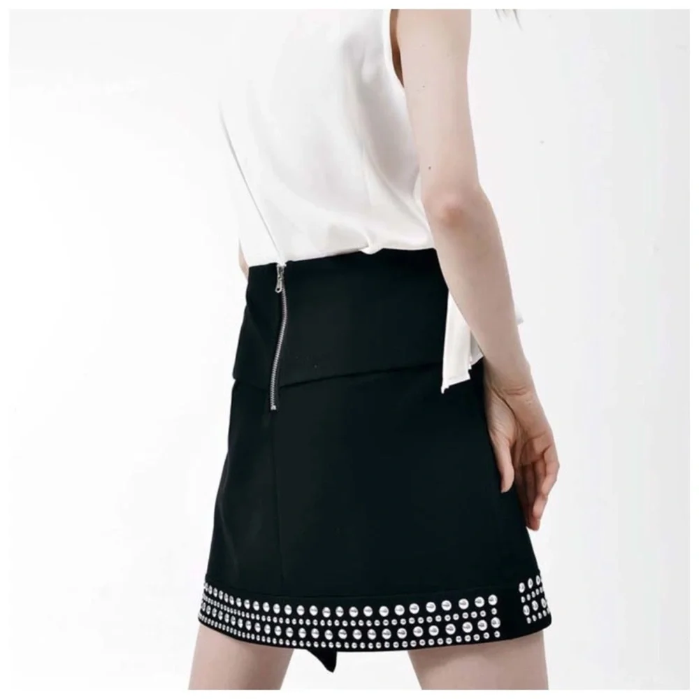 🌺 Black Metal Stud Asymmetrical Skirt - Picture 3 of 8